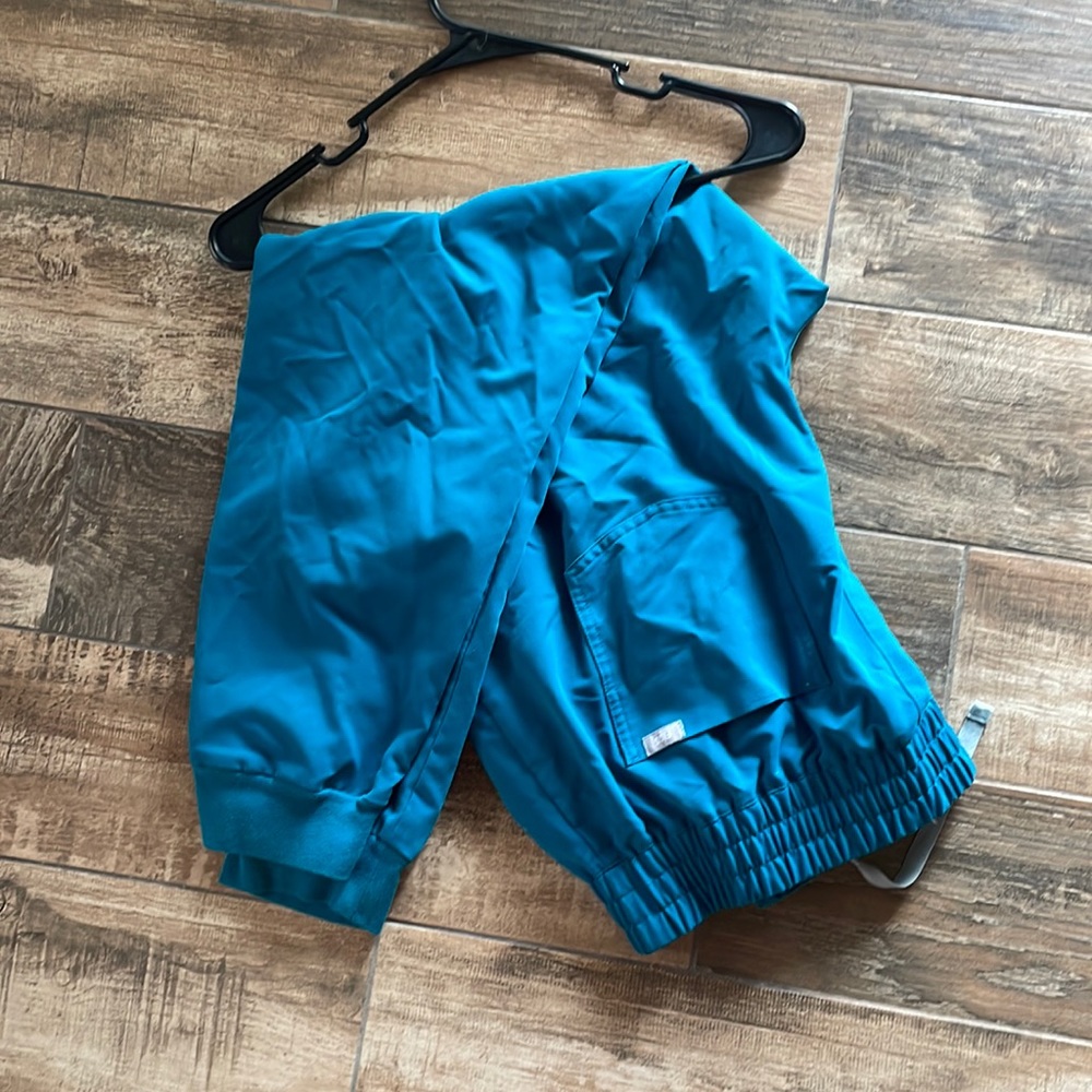 FIGS scrub pant